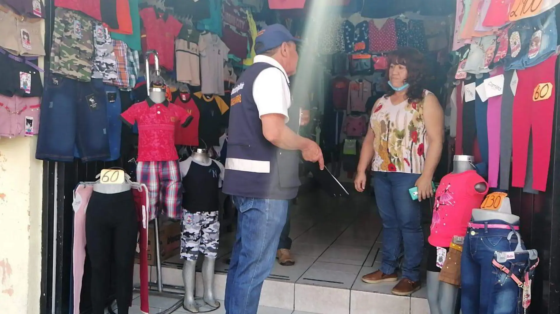 Comerciantes que se vieron obligados a cerrar tendrán acceso a apoyo económico.  Foto Luis Luévanos  El Sol de San Juan del Río.